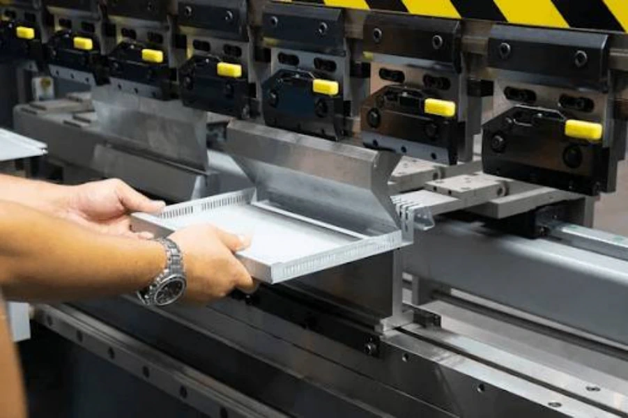 خمکاری آهن با CNC